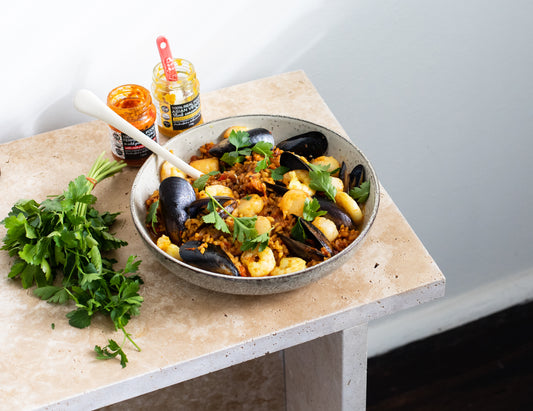 Easy and Delicious Seafood Paella: The Ultimate One-Pan Dish for Effortless Entertaining