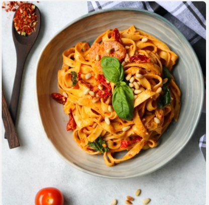 Red pesto pasta mix with tomatoes, paprika, and garlic for rich flavour.